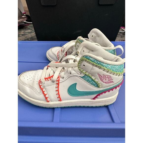 Nike Air Jordan White Teal Retro 1 Mid SE Lace Up Sneaker Shoes Size 2.5 - Picture 5 of 6